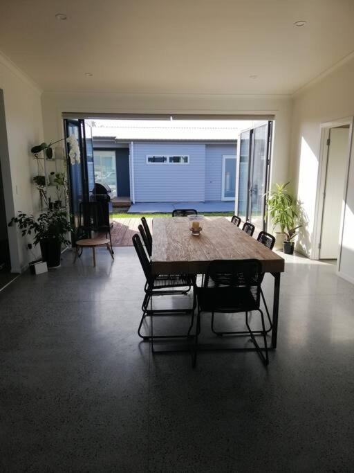 Purangi Beachhouse - 2 Bedroom Cooks Beach Экстерьер фото